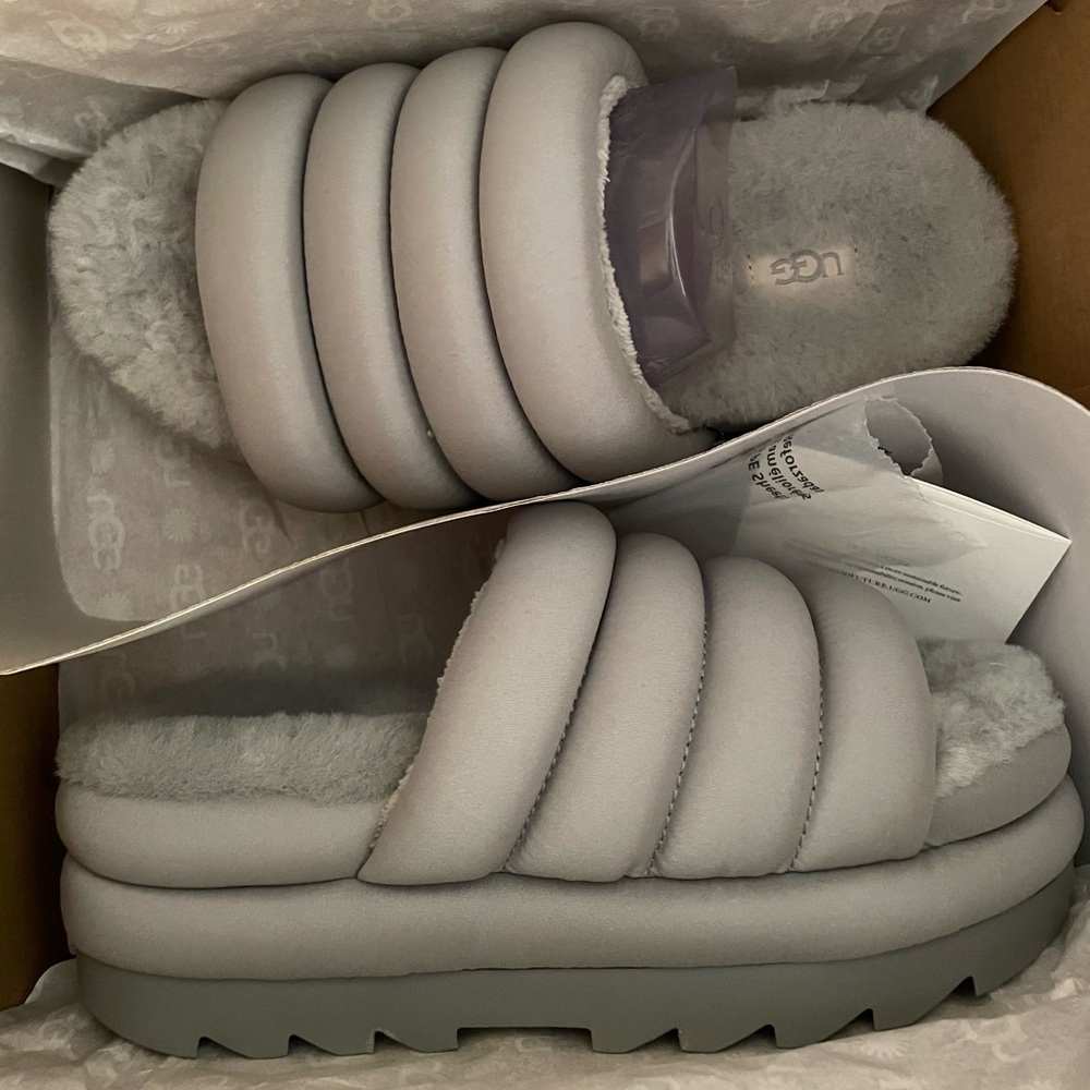 BNIB - Size 6 Women’s Gray UGG Maxi Slide Cobble